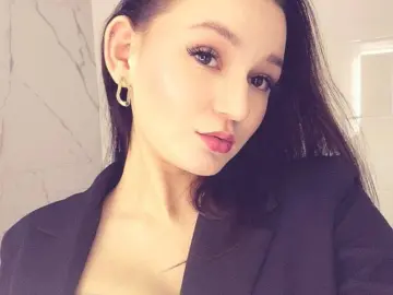 ViollaShake  live sex cam