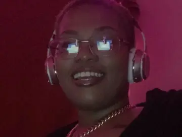 ArieJ  live sex cam