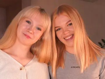 AkilahAndQueeni  live sex cam