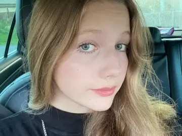 MariRozali  live sex cam