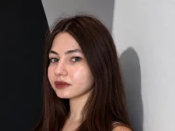 RoselynSvatek  live sex cam
