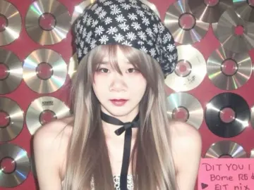 Jinjinzhang  live sex cam