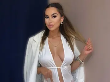 JulyMilky  live sex cam