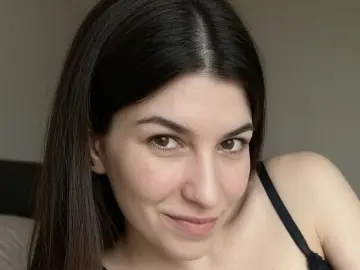 LeotaGlomski  live sex cam
