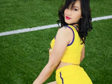 AngelaQuinn  live sex cam