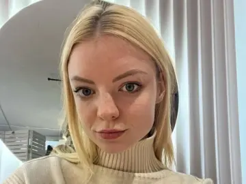 CarlenePattie  live sex cam