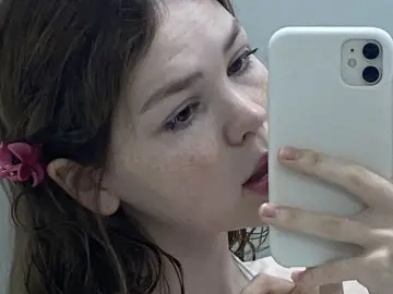 EmiliRoyzi  live sex cam