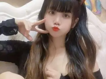 Helengg  live sex cam