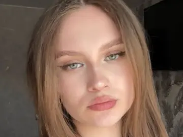 CarylonPreis  live sex cam