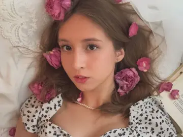 IlanaThoen  live sex cam