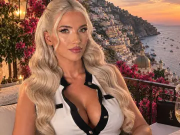 ElsaPressley  live sex cam