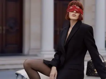 EllaRhodes  live sex cam