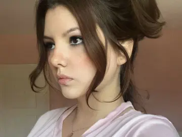 VirhenFernandez  live sex cam