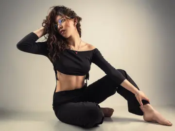 ChloeSteele  live sex cam