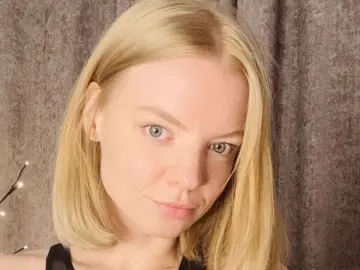 MoiraBaumgartel  live sex cam