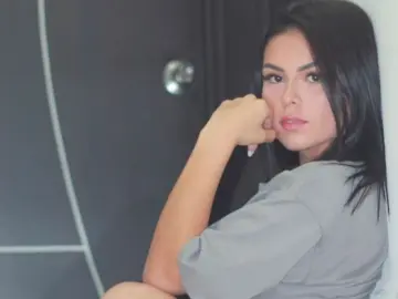 MiilaClark  live sex cam