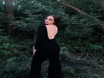 AnnamaeQuartieri  live sex cam