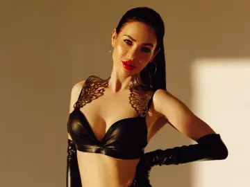 LiaPeach  live sex cam