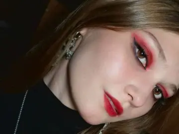 TracieLauseng  live sex cam