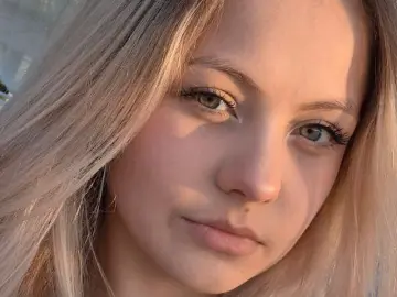 CarissaRolark  live sex cam