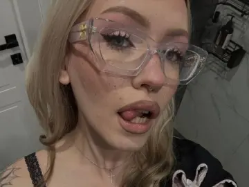 StacyBrow  live sex cam
