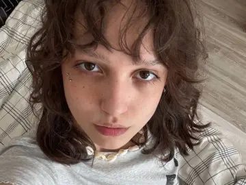 DeannDepsky  live sex cam
