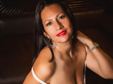 AishaHerman  live sex cam