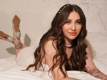 KeiraHarts  live sex cam