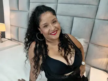 RaquelMoreti  live sex cam