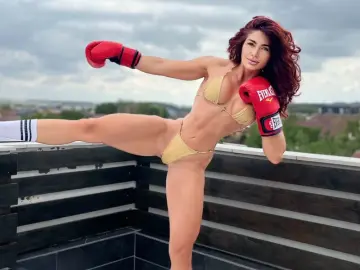 LisaBonna  live sex cam