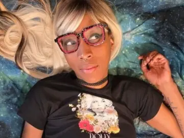 CrystalBadGirl  live sex cam