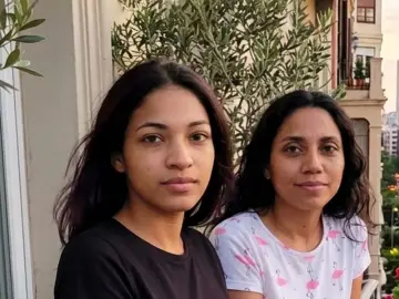 ValeAndSary  live sex cam