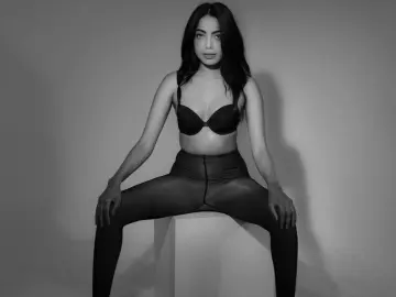 LisaMontclair  live sex cam