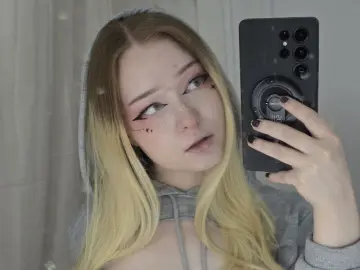 LynneAleck  live sex cam