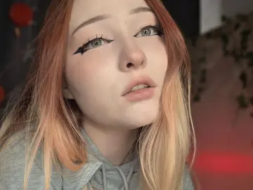 LynneAleck  live sex cam