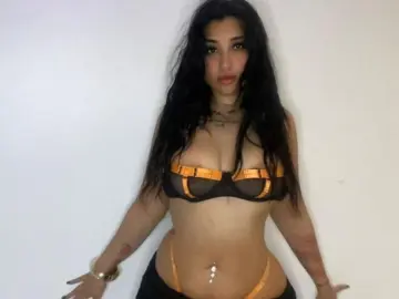 Queengiamaria  live sex cam