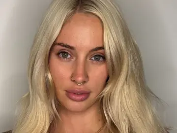 Blondeaussie  live sex cam