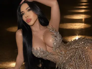 AnyaHills  live sex cam