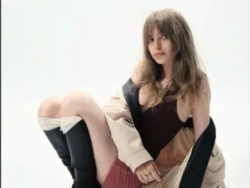 EarleneKlawuhn  live sex cam