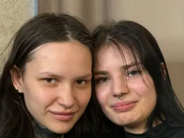 MaryettaAndKenia  live sex cam