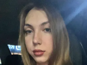 LeannHonnerlaw  live sex cam
