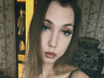 LeannHonnerlaw  live sex cam