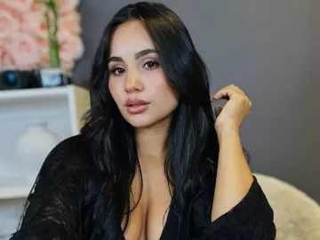 SaraKing  live sex cam