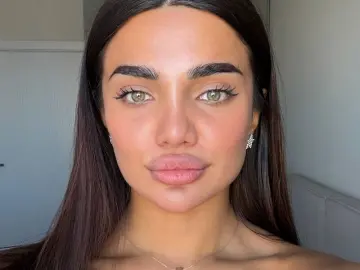 ReannaGubala  live sex cam