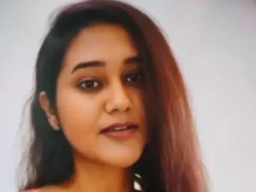 AriaQueeni  live sex cam