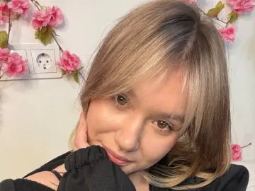 JoyeLatin  live sex cam