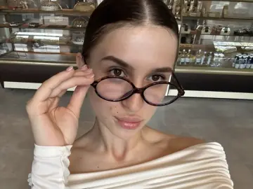 AriaMonro  live sex cam