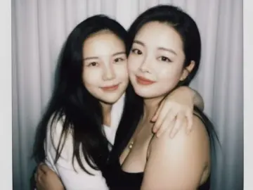 AiaimeiAndMImi  live sex cam