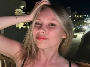 CleoraEflin  live sex cam