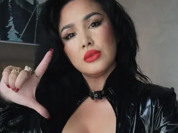 ElmiraAfino  live sex cam